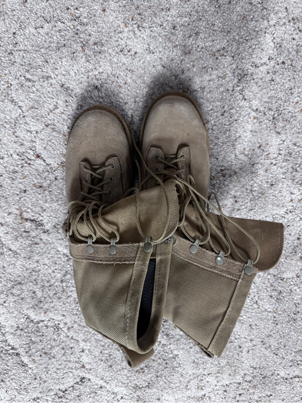 GORE-TEX Men's Lace-Up Tactical Boots in Tan